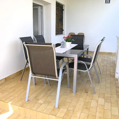 Apartment Ante *