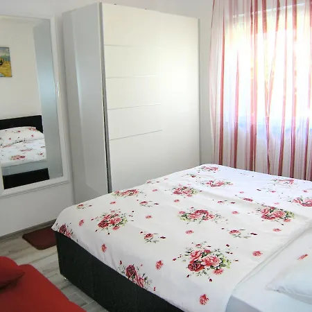 Apartment Ante